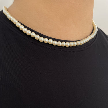 Czech pearl necklace with silver clasp